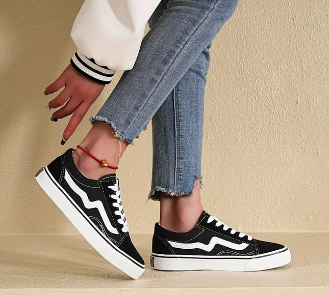 BREATHABLE CASUAL FASHION SNEAKERS